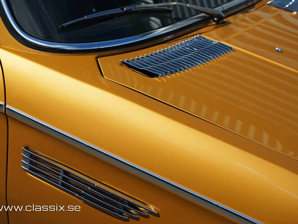 Image 18/32 of BMW 3.0 CS (1972)