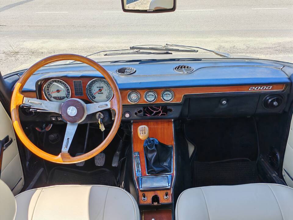 Image 30/50 of Alfa Romeo 2000 Berlina (1972)