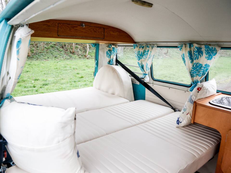 Image 29/40 of Volkswagen T2c Combi (1966)