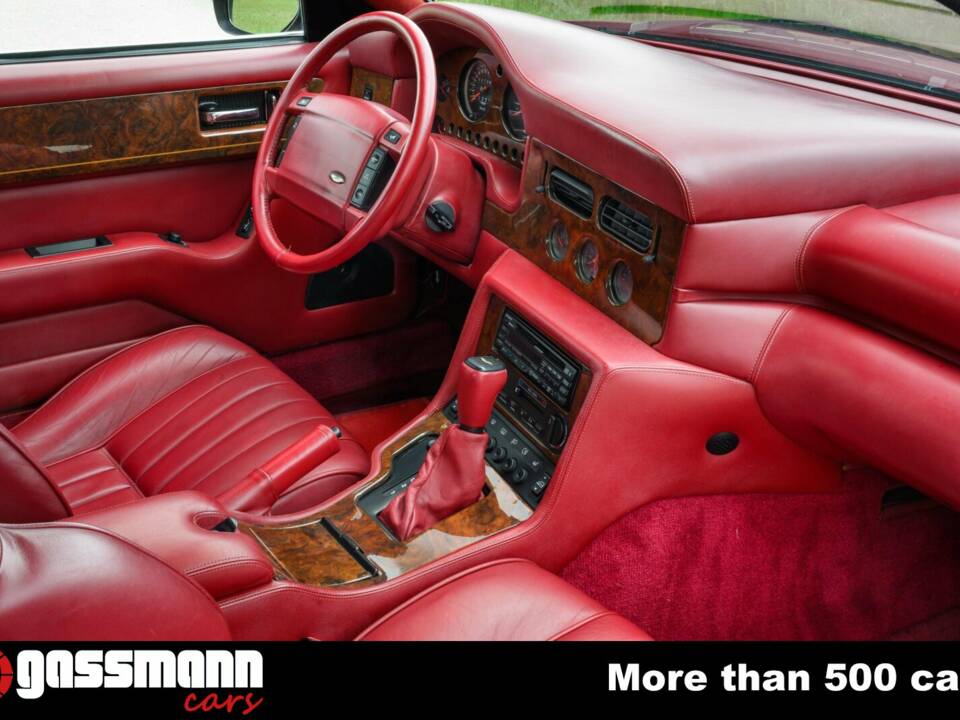 Image 13/15 of Aston Martin Virage Volante (1993)