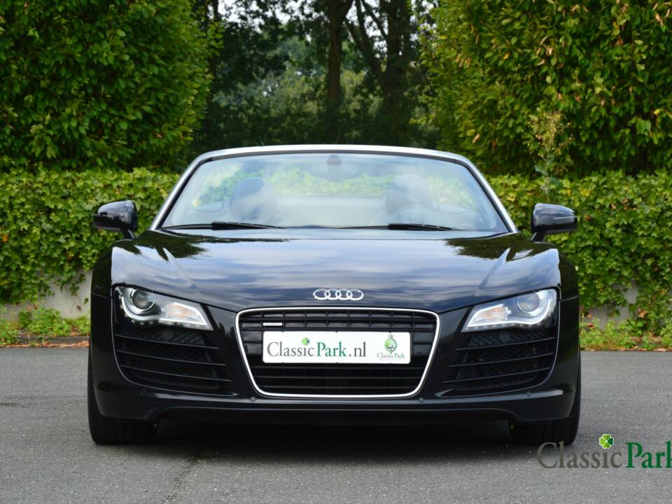 Image 8/50 of Audi R8 Spyder 4.2 FSI Quattro (2011)