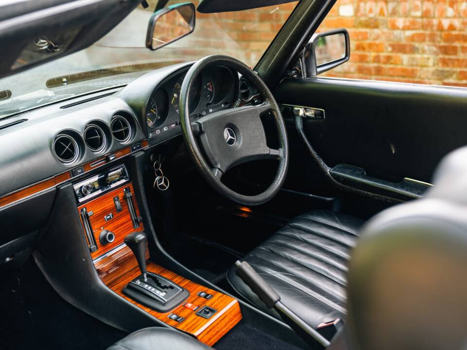 Image 19/30 de Mercedes-Benz 500 SL (1983)