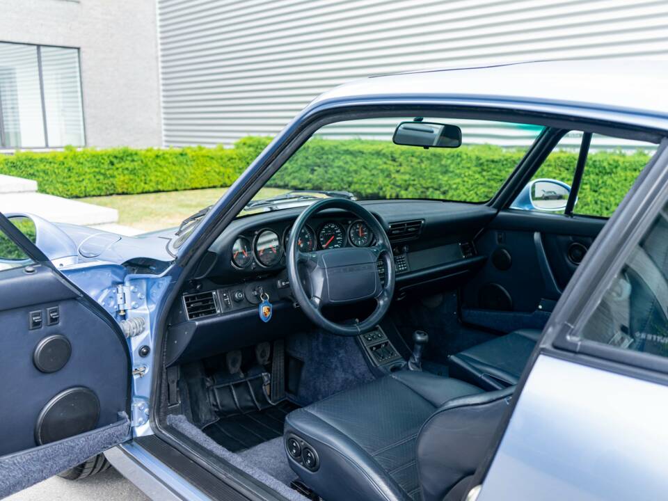 Afbeelding 20/42 van Porsche 911 Carrera 4 (1992)
