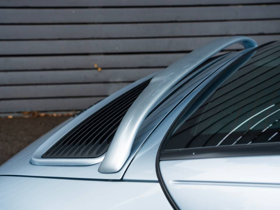 Image 54/60 of Porsche 911 Targa (1996)
