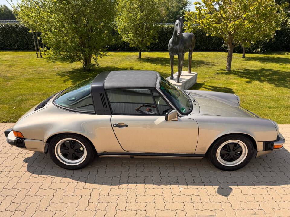 Image 10/88 of Porsche 911 Carrera 3.2 (1985)