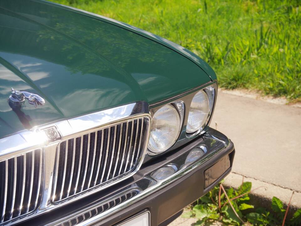Image 8/33 of Jaguar Sovereign 3.6 (1988)