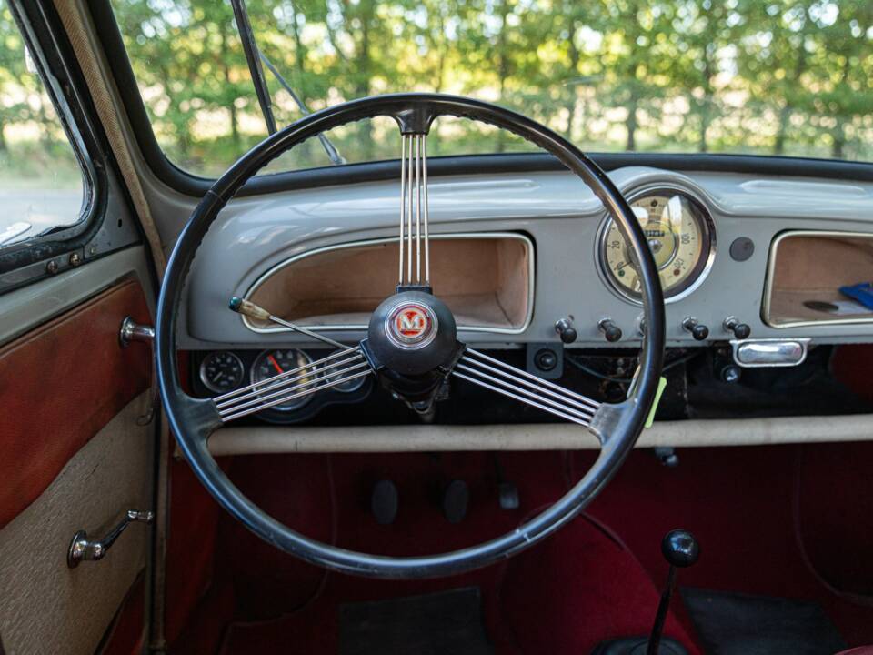 Image 41/50 of Morris Minor 1000 (1958)