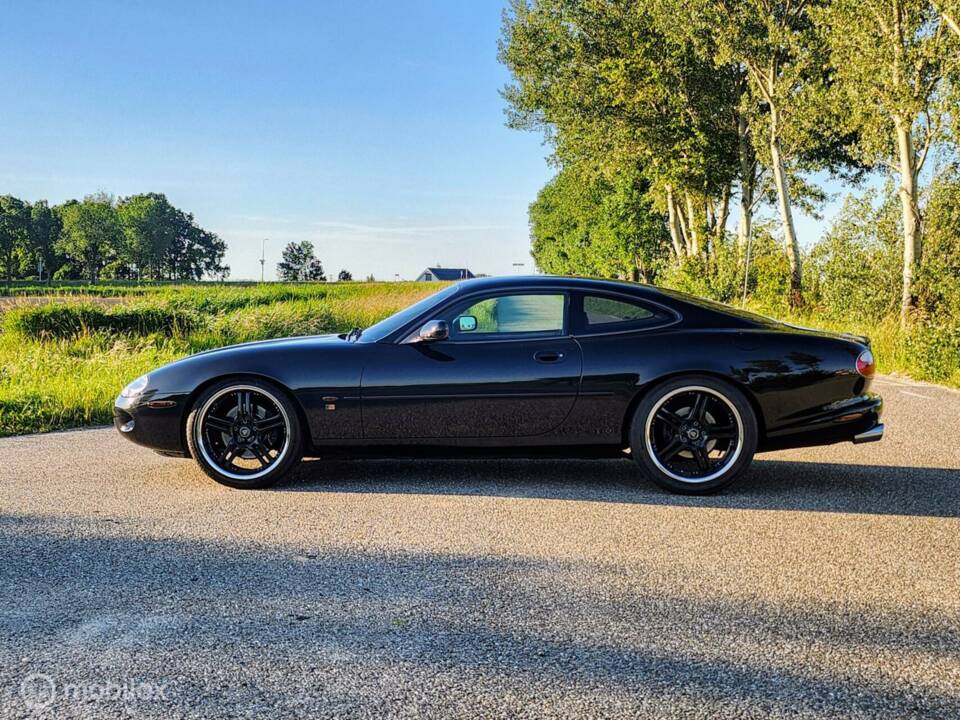 Bild 3/35 von Jaguar XKR (1998)