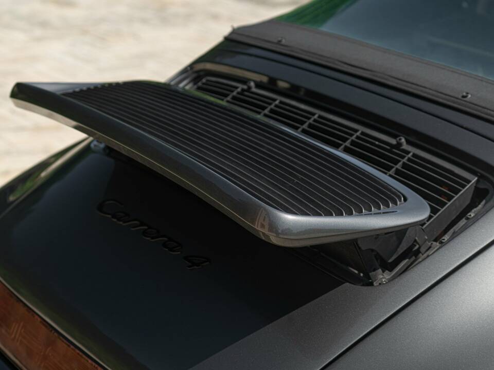 Immagine 22/50 di Porsche 911 Carrera 4 (1990)
