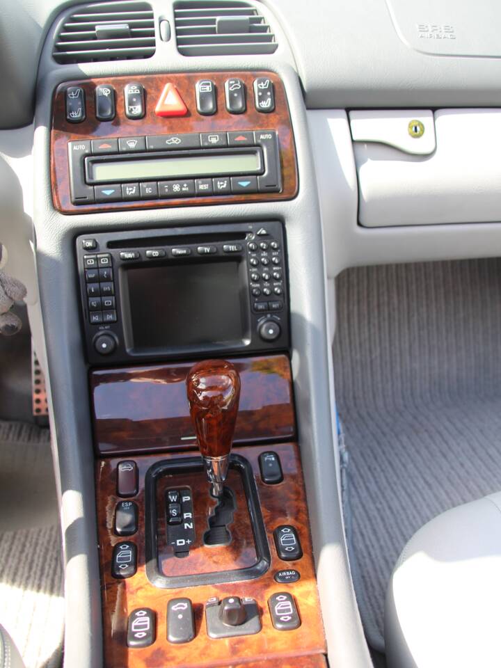 Bild 21/42 von Mercedes-Benz CLK 430 (2002)