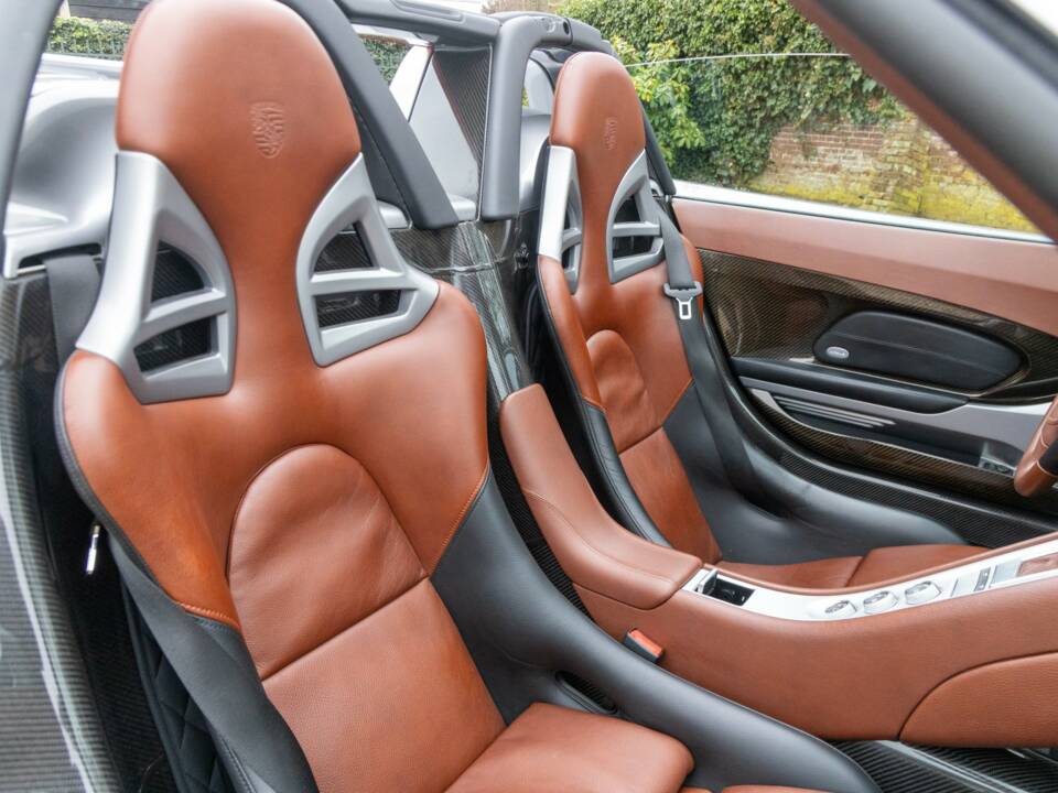 Image 33/50 de Porsche Carrera GT (2005)
