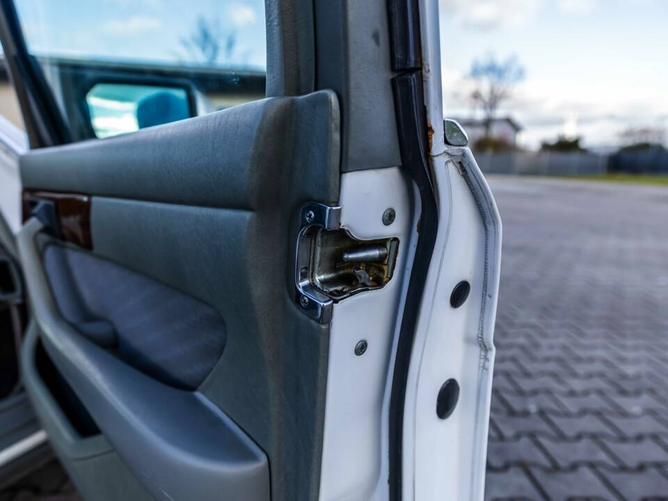 Image 119/175 of Mercedes-Benz 420 SE (1986)