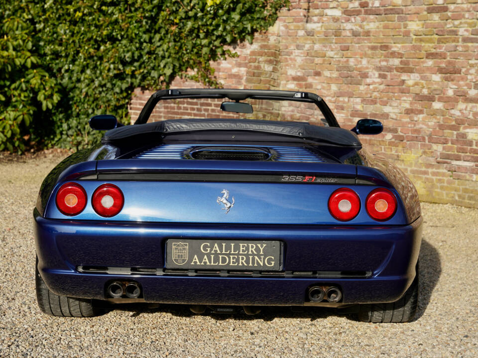 Immagine 31/50 di Ferrari F 355 Spider (2000)