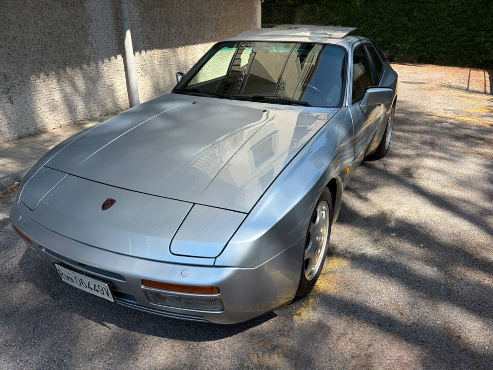 Image 15/98 of Porsche 944 Turbo S (1988)