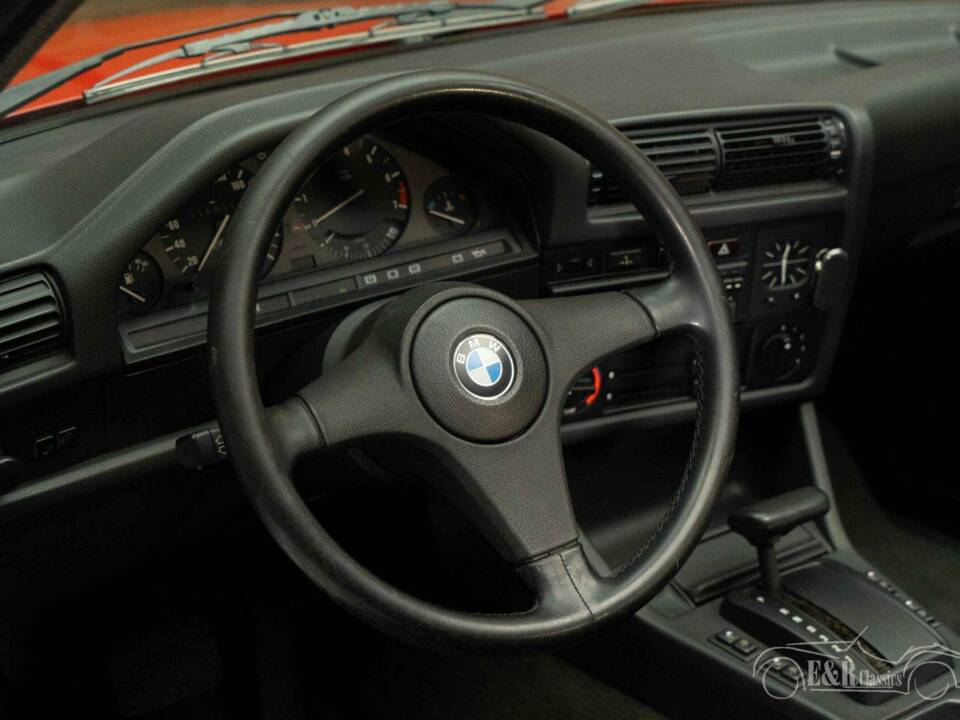 Imagen 11/19 de BMW 325i (1987)