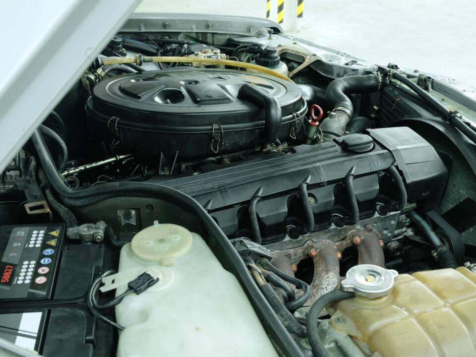 Bild 17/50 von Mercedes-Benz 300 SEL (1986)