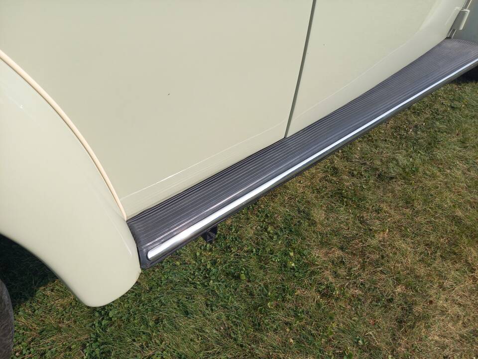 Image 15/137 of Volkswagen Beetle 1200 (1965)