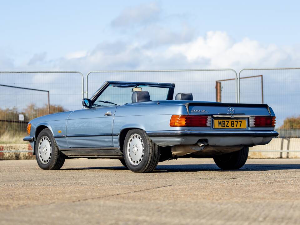 Image 3/47 of Mercedes-Benz 300 SL (1987)
