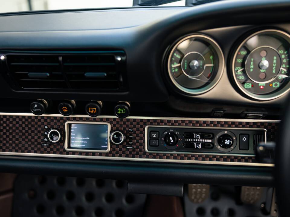 Image 18/32 of Porsche 911 Singer (2023)