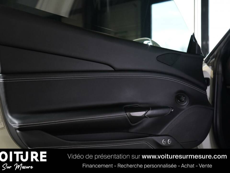 Image 31/50 of Ferrari 488 GTB (2015)