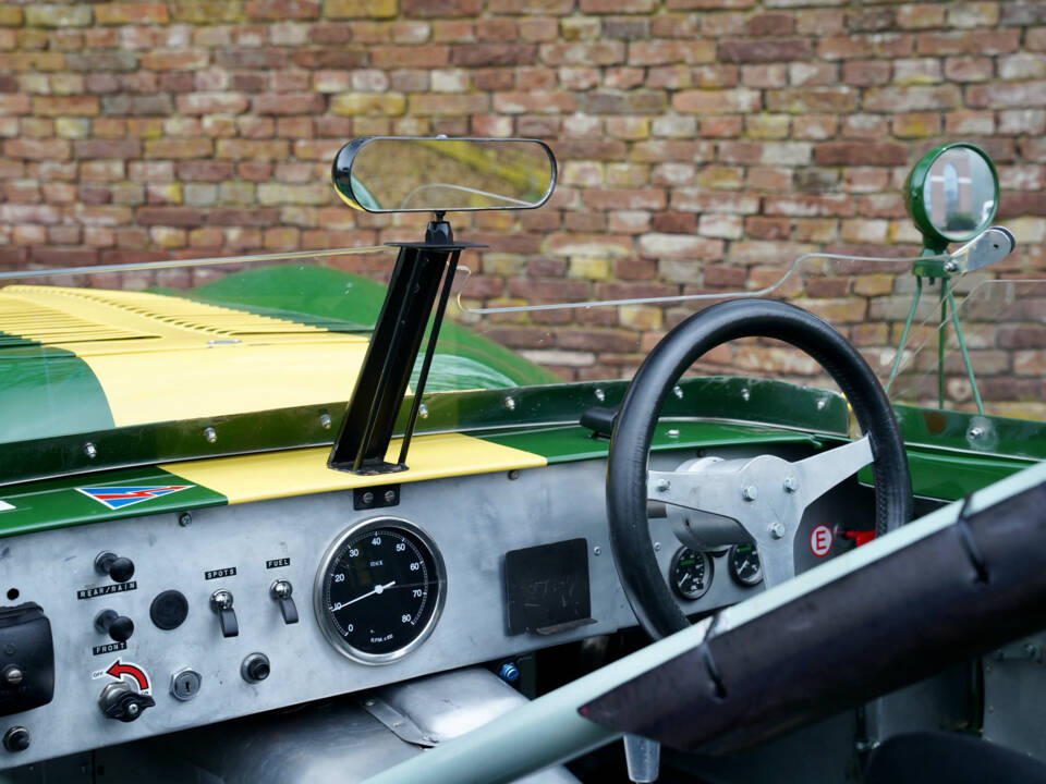 Image 11/50 of Lister Knobbly (1959)