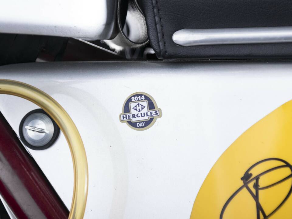 Image 36/50 of SWM DUMMY (1972)