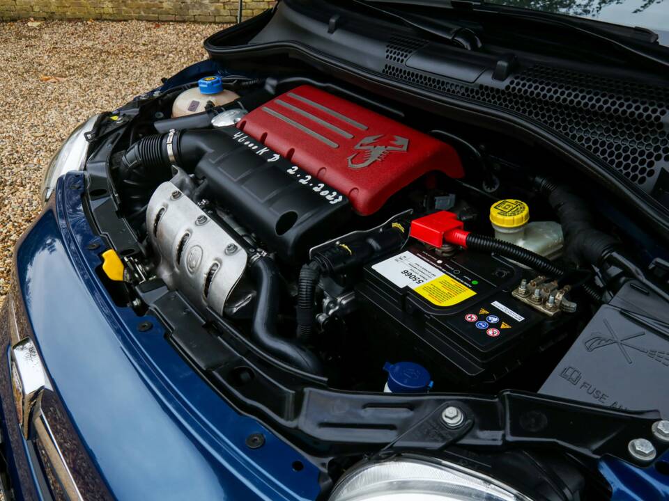 Image 35/50 of Abarth 595 Cabrio Italia (2011)