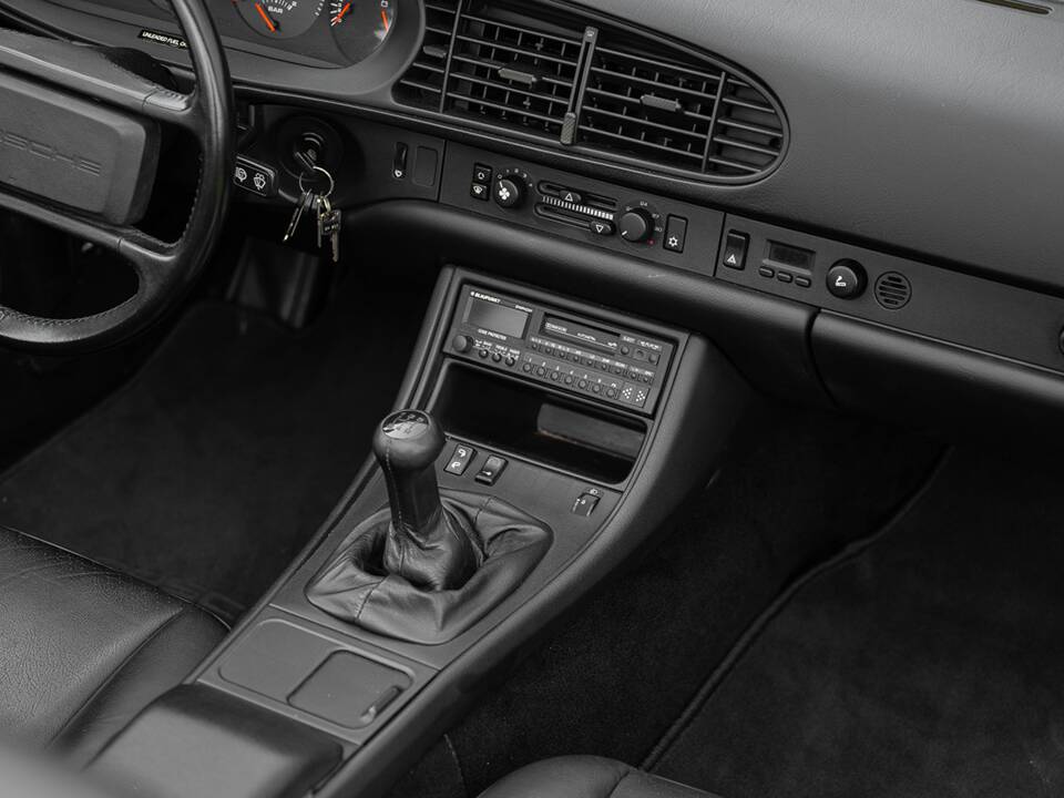 Bild 29/43 von Porsche 944 Turbo (1991)