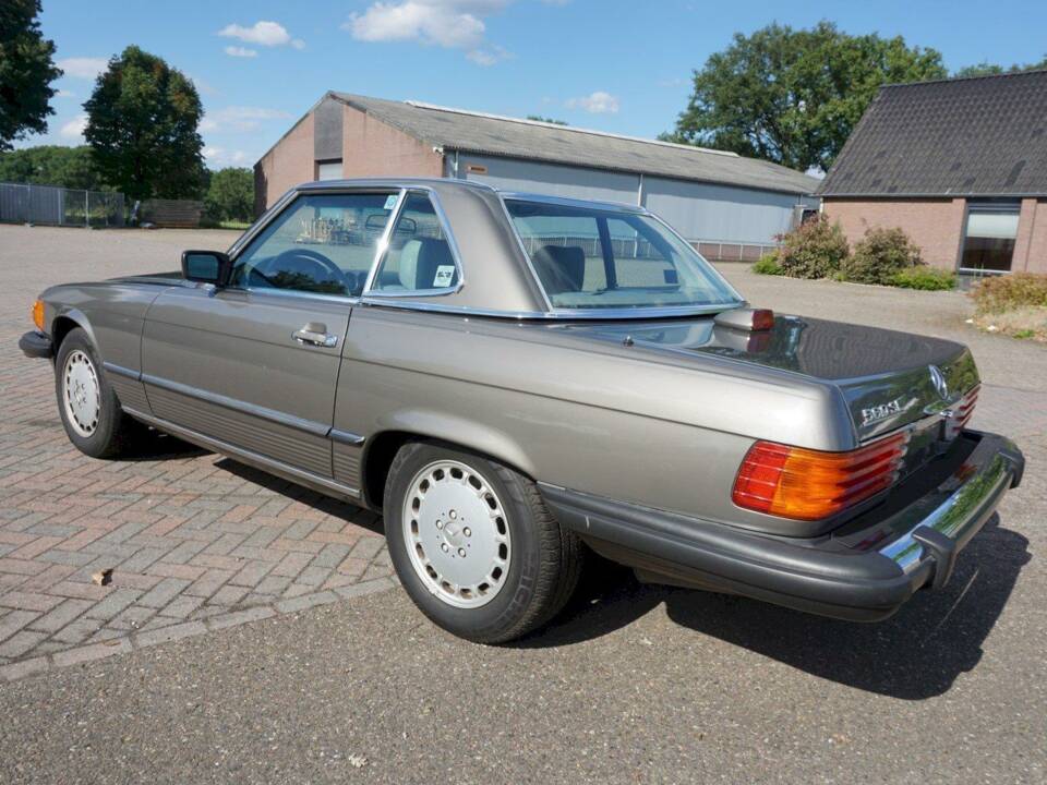 Image 12/36 de Mercedes-Benz 560 SL (1986)