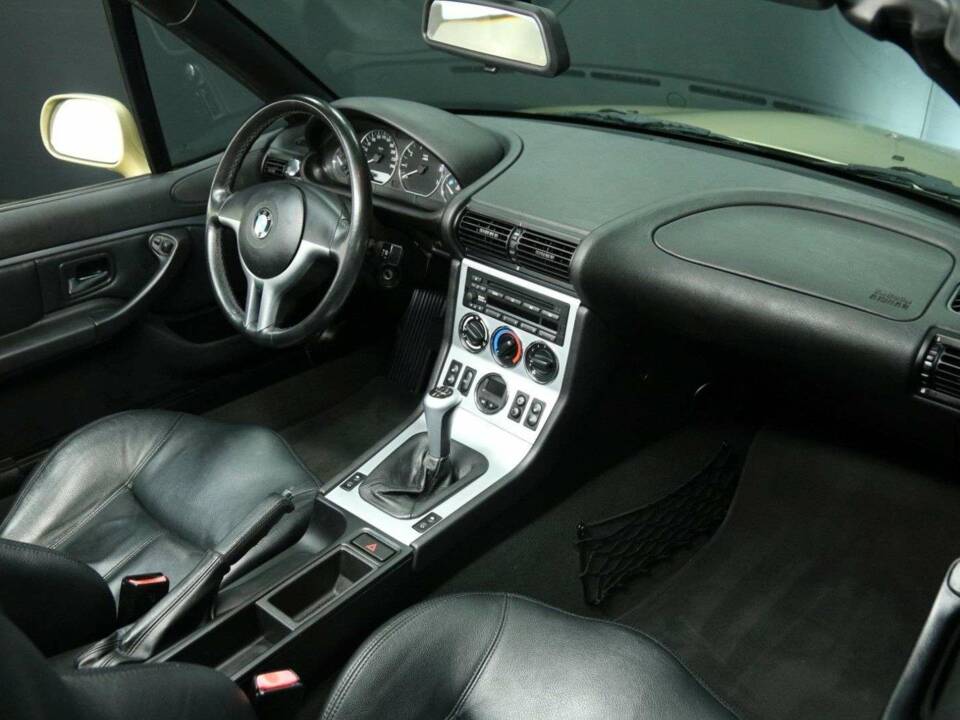 Bild 17/30 von BMW Z3 2.2i (2002)