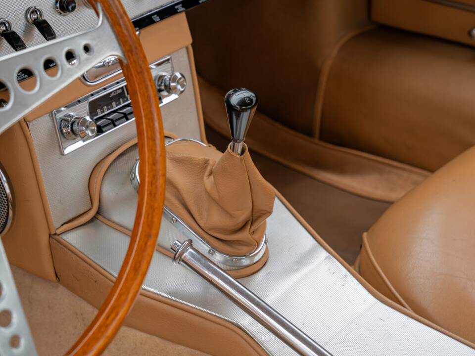 Image 13/17 de Jaguar Type E 3.8 (1962)