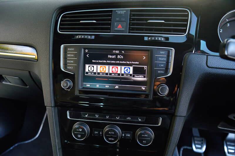 Bild 29/35 von Volkswagen Beetle 2.0 TSI (2017)