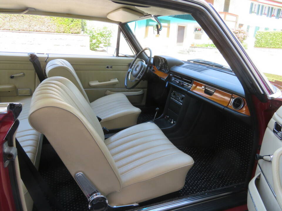Image 6/19 of Mercedes-Benz 250 CE (1970)