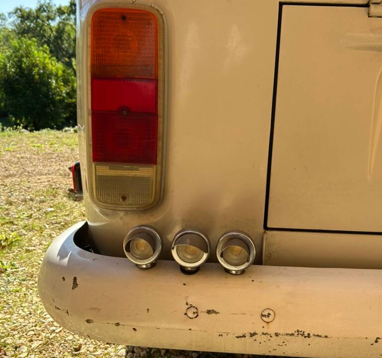 Bild 28/51 von Volkswagen T2a Kombi (1971)