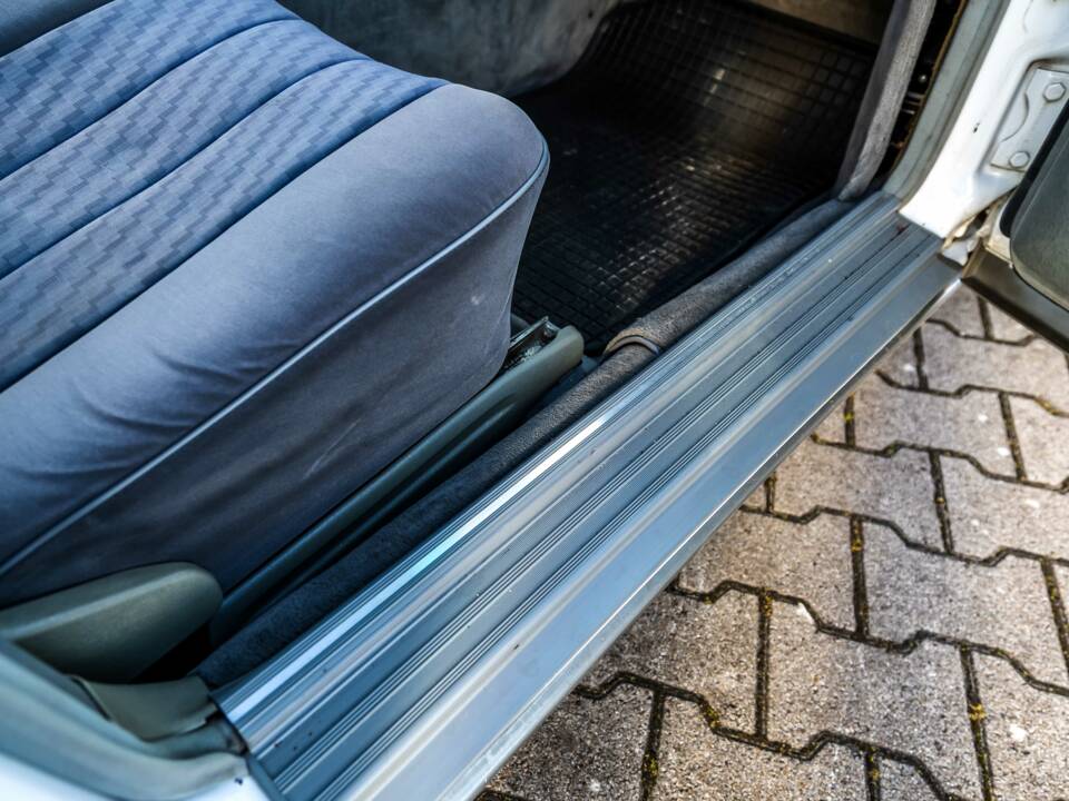 Image 130/175 of Mercedes-Benz 420 SE (1986)