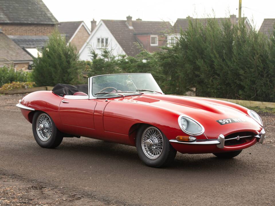 Image 11/50 of Jaguar E-Type 3.8 Flat Floor (1961)