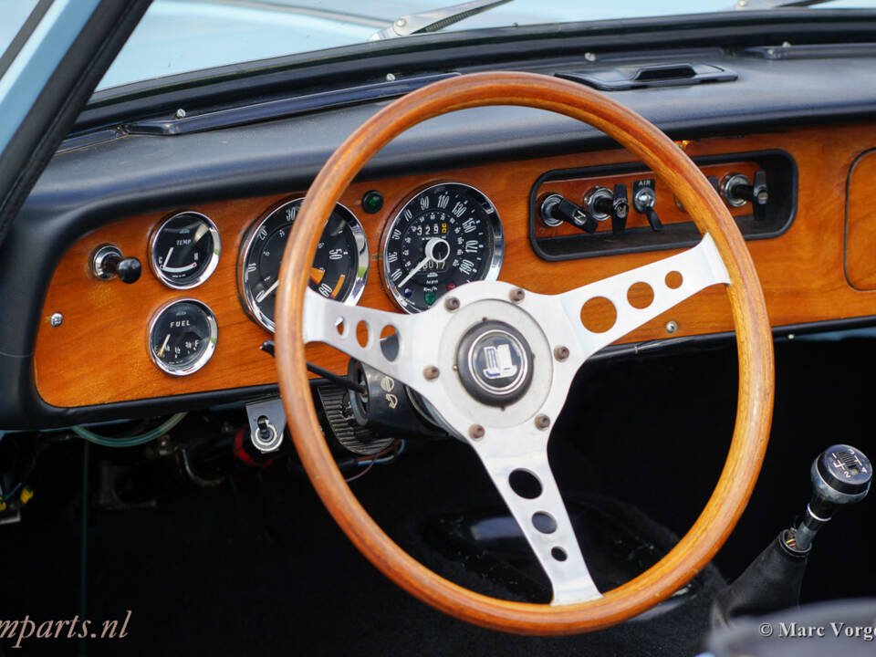 Image 6/26 de Triumph Vitesse 2-litre Mk II (1968)