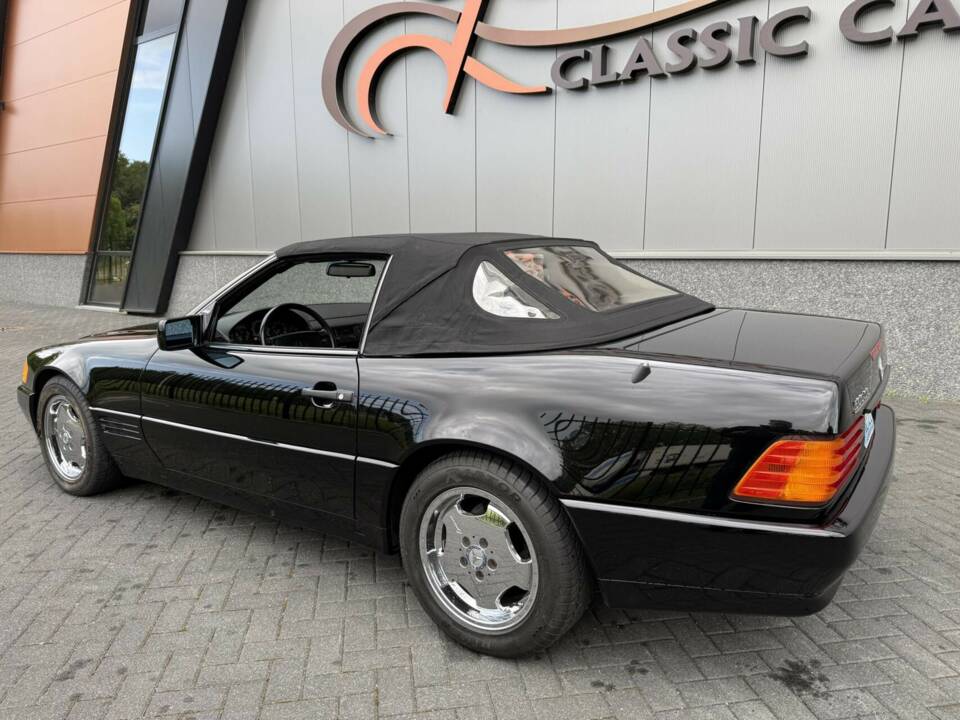 Image 19/50 of Mercedes-Benz 500 SL (1991)