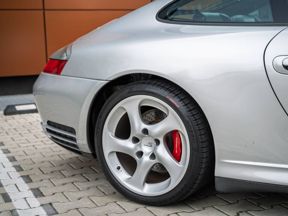Afbeelding 37/73 van Porsche 911 Carrera 4S (2002)