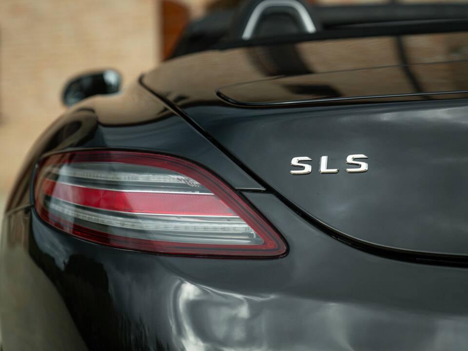 Image 24/50 de Mercedes-Benz SLS AMG Roadster (2011)