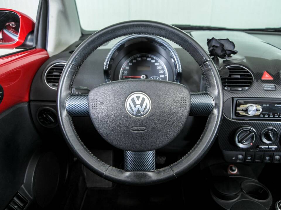 Image 8/50 de Volkswagen New Beetle 2.0 (2006)