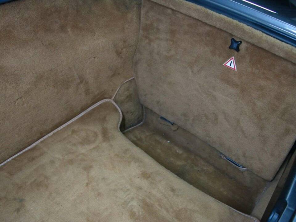 Image 27/50 de Mercedes-Benz 420 SL (1987)