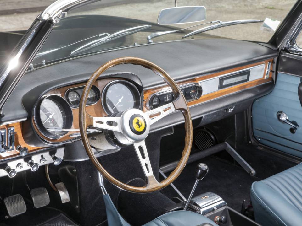 Bild 22/46 von Ferrari 275 GTS (1965)