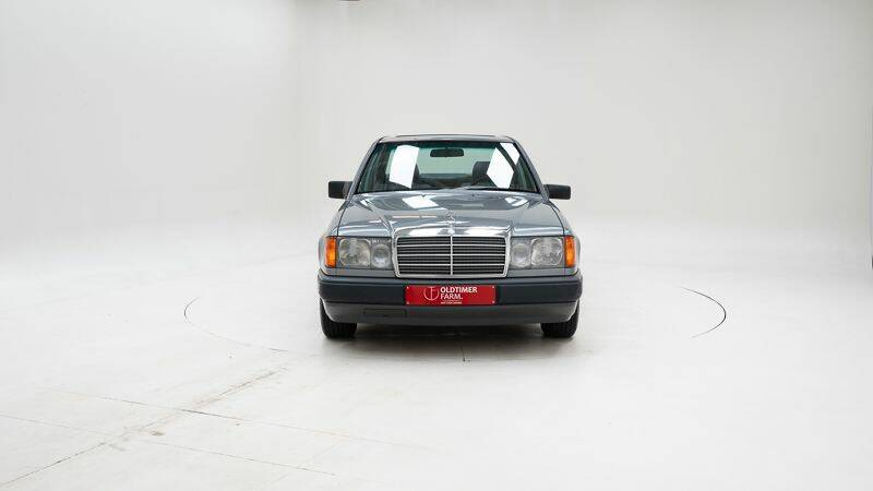 Imagen 5/15 de Mercedes-Benz 230 E (1988)