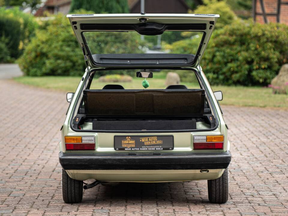 Image 18/40 of Volkswagen Polo I 1.1 (1980)