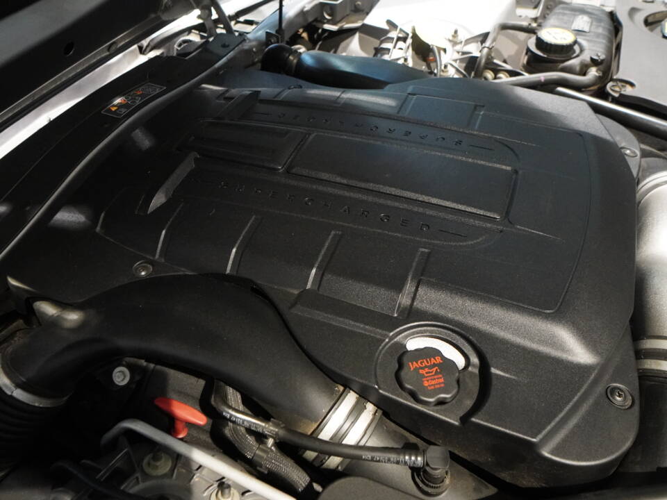 Image 20/24 of Jaguar XKR (2007)