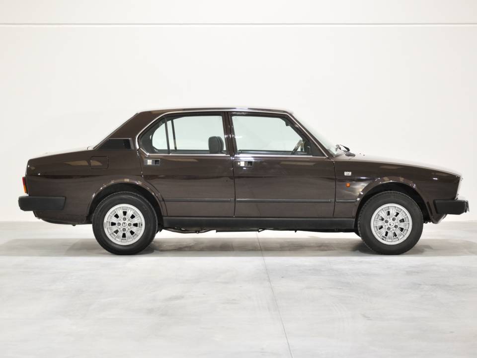 Image 26/36 de Alfa Romeo Alfetta 1.6 (1983)