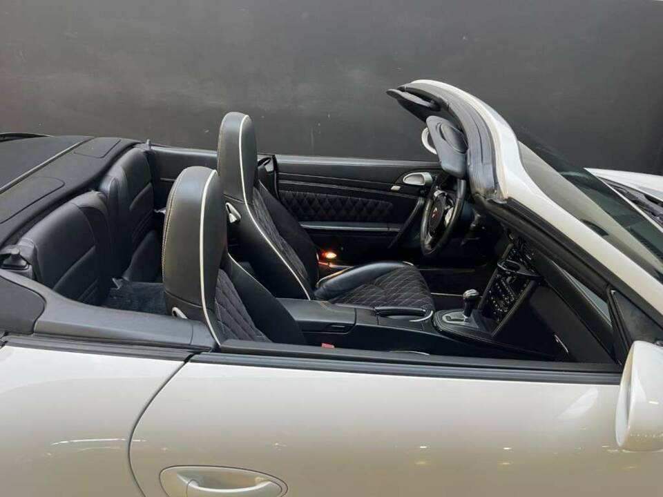 Bild 11/50 von Porsche 911 Carrera 4 (2007)