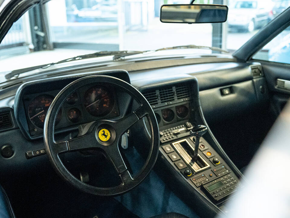Immagine 43/99 di Ferrari 412 (1988)