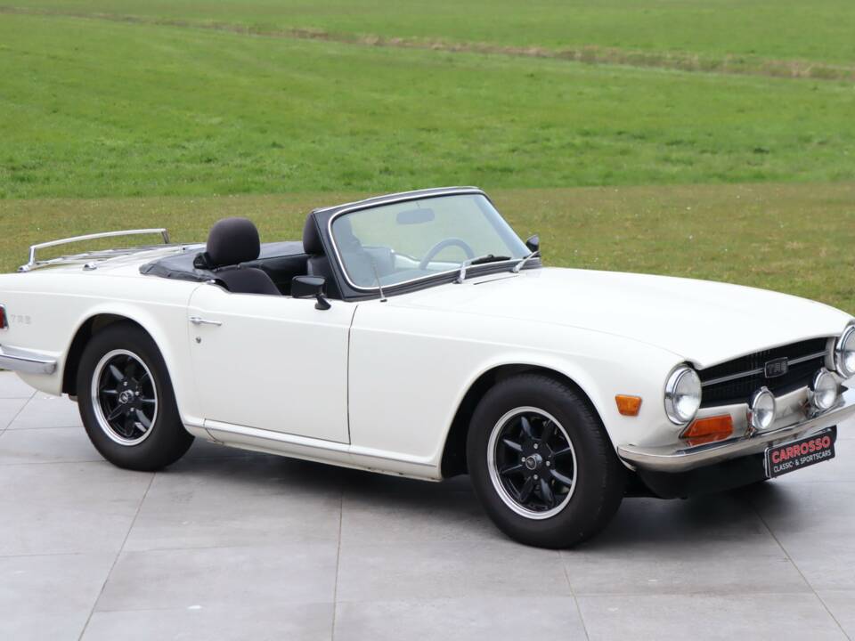Image 1/50 de Triumph TR 6 (1970)